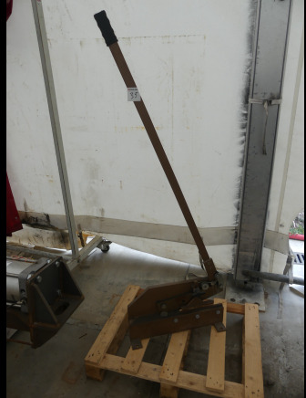 Cisaille à quincaillerie - Metalo apdirbimo staklės: foto 1 Cisaille à quincaillerie - Metalo apdirbimo staklės: foto 1