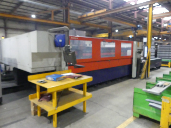 Machine de découpe laser CO² avec refroidisseur et aspiration de fumée Bystronic Bylaser 4400 - Metalo apdirbimo staklės: foto 1 Machine de découpe laser CO² avec refroidisseur et aspiration de fumée Bystronic Bylaser 4400 - Metalo apdirbimo staklės: foto 1