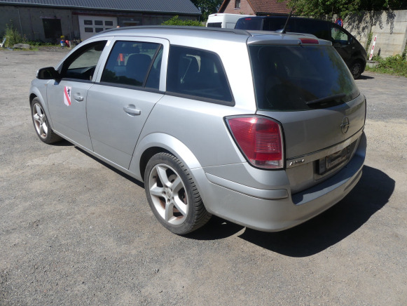 REF:TRF008 - Voiture Opel Astra break (2005-158.167 km) - Lengvasis automobilis: foto 3 REF:TRF008 - Voiture Opel Astra break (2005-158.167 km) - Lengvasis automobilis: foto 3
