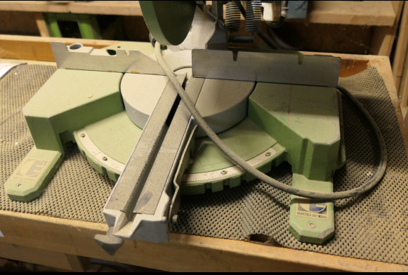 Scie à onglet Elektra Beckum KGS300 - Medžio apdirbimo staklės: foto 3 Scie à onglet Elektra Beckum KGS300 - Medžio apdirbimo staklės: foto 3