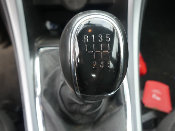 Voiture Opel Astra Sport Tourer (2013-314.104 km) - Lengvasis automobilis: foto 4 Voiture Opel Astra Sport Tourer (2013-314.104 km) - Lengvasis automobilis: foto 4