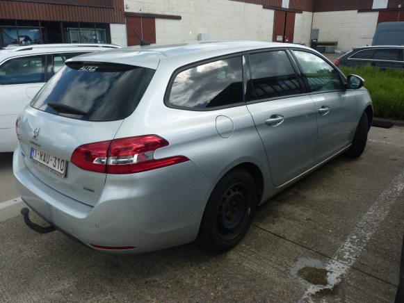 Voiture Peugeot 308 (2016-235.833 km-VIN:VF3LCBHXGS235579) - Lengvasis automobilis: foto 4 Voiture Peugeot 308 (2016-235.833 km-VIN:VF3LCBHXGS235579) - Lengvasis automobilis: foto 4