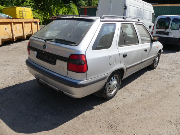 Voiture Skoda Felicia Break (1999-134.345 km) - Lengvasis automobilis: foto 5 Voiture Skoda Felicia Break (1999-134.345 km) - Lengvasis automobilis: foto 5