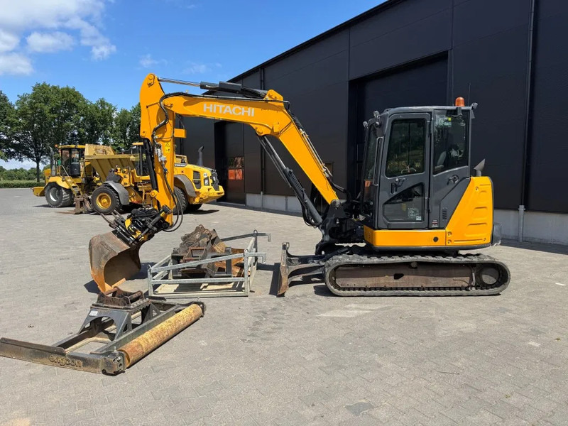Hitachi ZX65USB Engcon FULL SPEC MACHINE !! DC 2 Gripper TOP CONDITION ! - Vikšrinis ekskavatorius: foto 1 Hitachi ZX65USB Engcon FULL SPEC MACHINE !! DC 2 Gripper TOP CONDITION ! - Vikšrinis ekskavatorius: foto 1