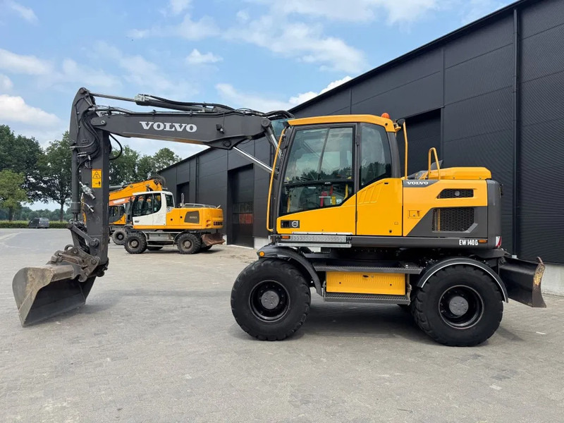 Volvo EW140D 2017 10000 uur ! NETTE NEDERLANDSE MACHINE - Ratinis ekskavatorius: foto 1 Volvo EW140D 2017 10000 uur ! NETTE NEDERLANDSE MACHINE - Ratinis ekskavatorius: foto 1