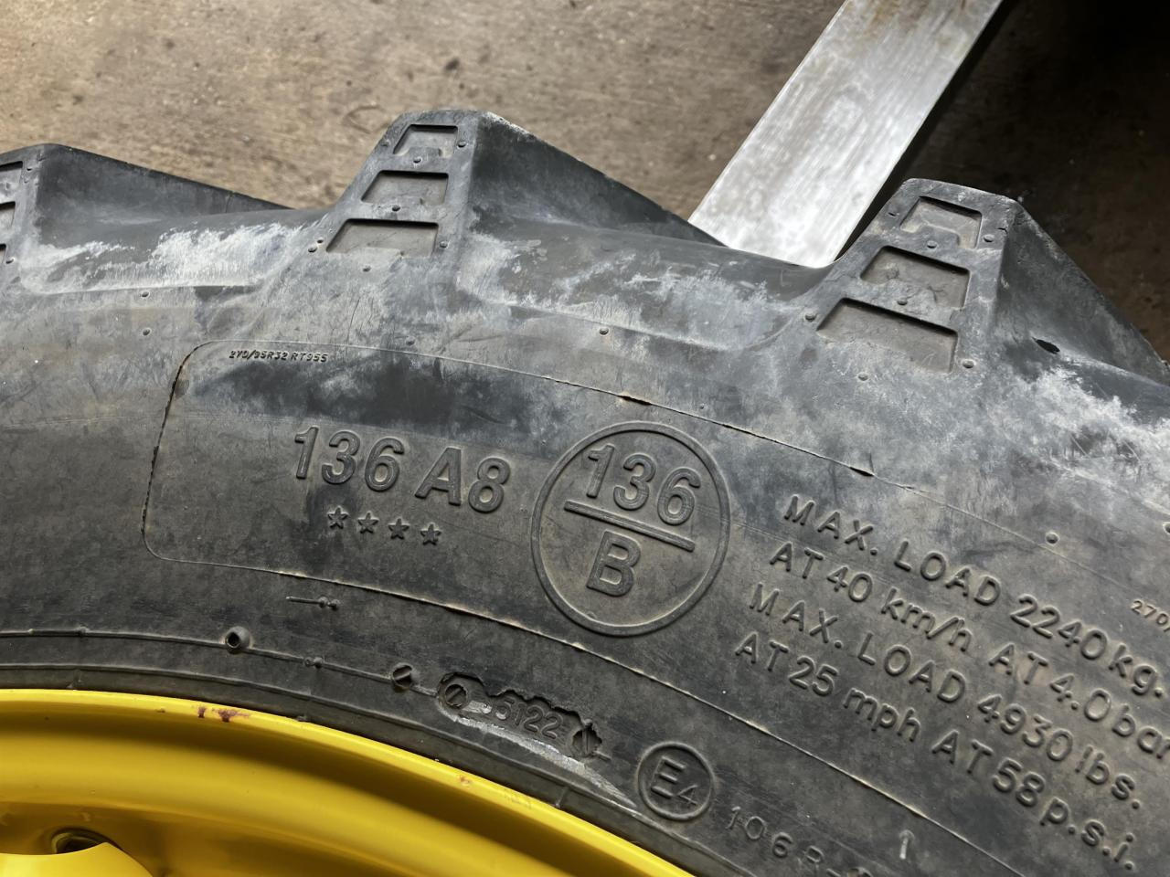 BKT 270/95R32 - Padanga - Žemės ūkio technika: foto 4 BKT 270/95R32 - Padanga - Žemės ūkio technika: foto 4