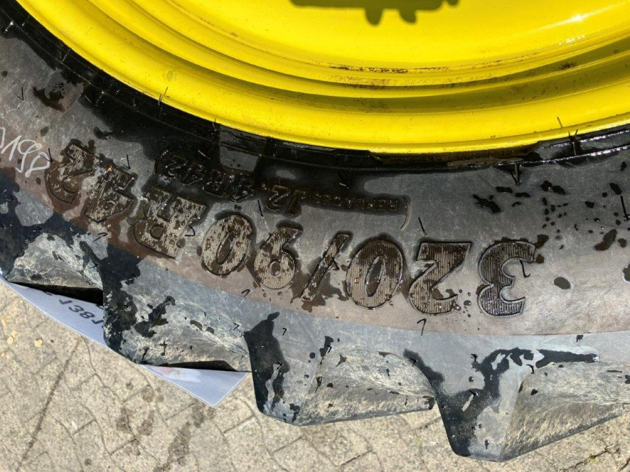 BKT 320/90R42 - Padanga - Žemės ūkio technika: foto 5 BKT 320/90R42 - Padanga - Žemės ūkio technika: foto 5