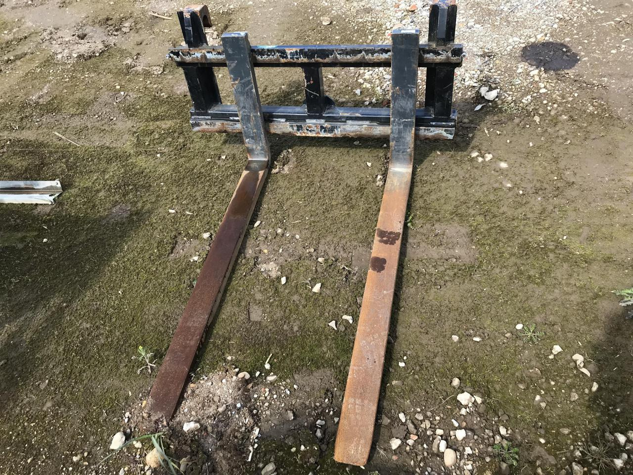 Bressel 2,5 to (1300 mm Zinken) - Šakės - Žemės ūkio technika: foto 2 Bressel 2,5 to (1300 mm Zinken) - Šakės - Žemės ūkio technika: foto 2