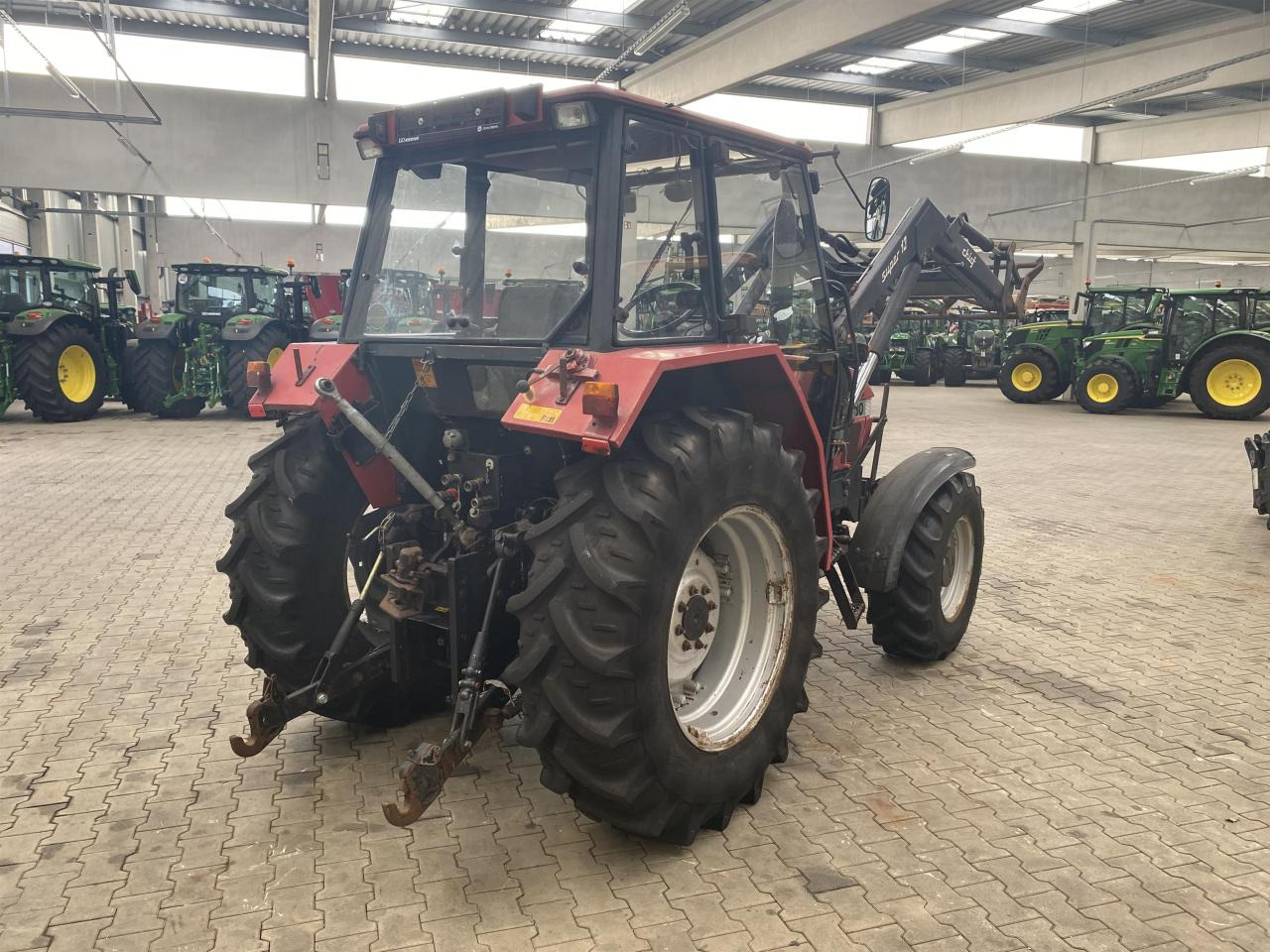 Case-IH 3230 - Traktorius: foto 4 Case-IH 3230 - Traktorius: foto 4