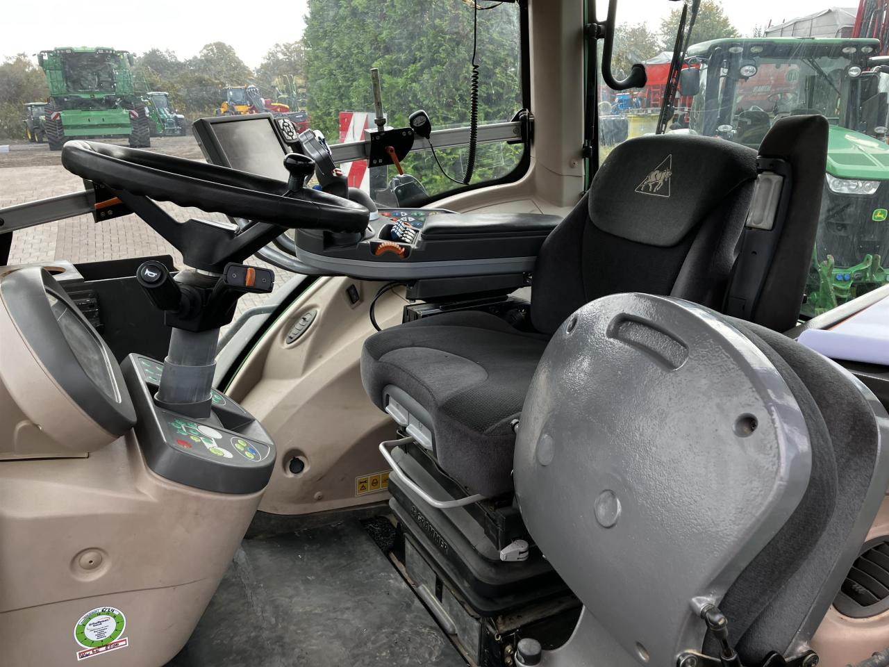 Fendt 828 Vario - Traktorius: foto 5 Fendt 828 Vario - Traktorius: foto 5