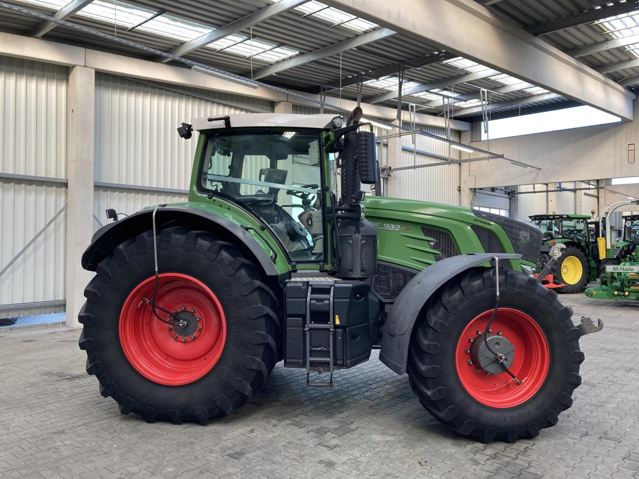 Fendt 933 Vario Profi Plus - Traktorius: foto 4 Fendt 933 Vario Profi Plus - Traktorius: foto 4