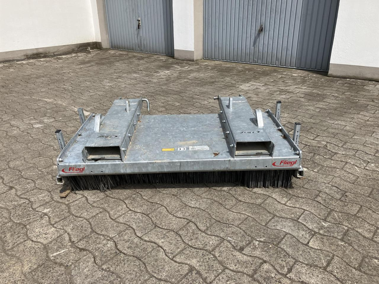 Fliegl Löwe 1,50m - Rotacinė šluota - Komunalinė/ Specializuota technika: foto 1 Fliegl Löwe 1,50m - Rotacinė šluota - Komunalinė/ Specializuota technika: foto 1