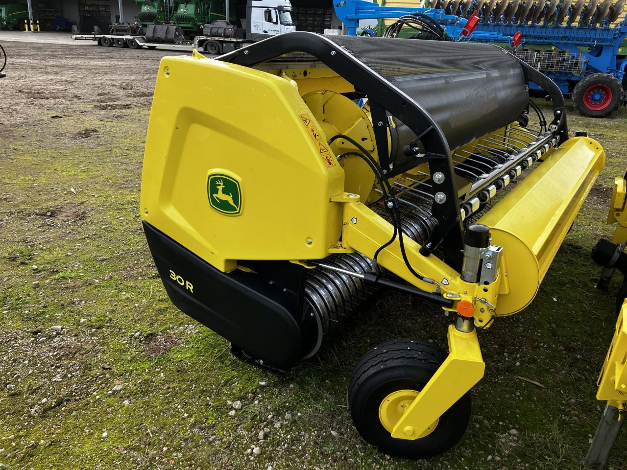 John Deere 30R - Įranga už pašarų kombainai: foto 4 John Deere 30R - Įranga už pašarų kombainai: foto 4