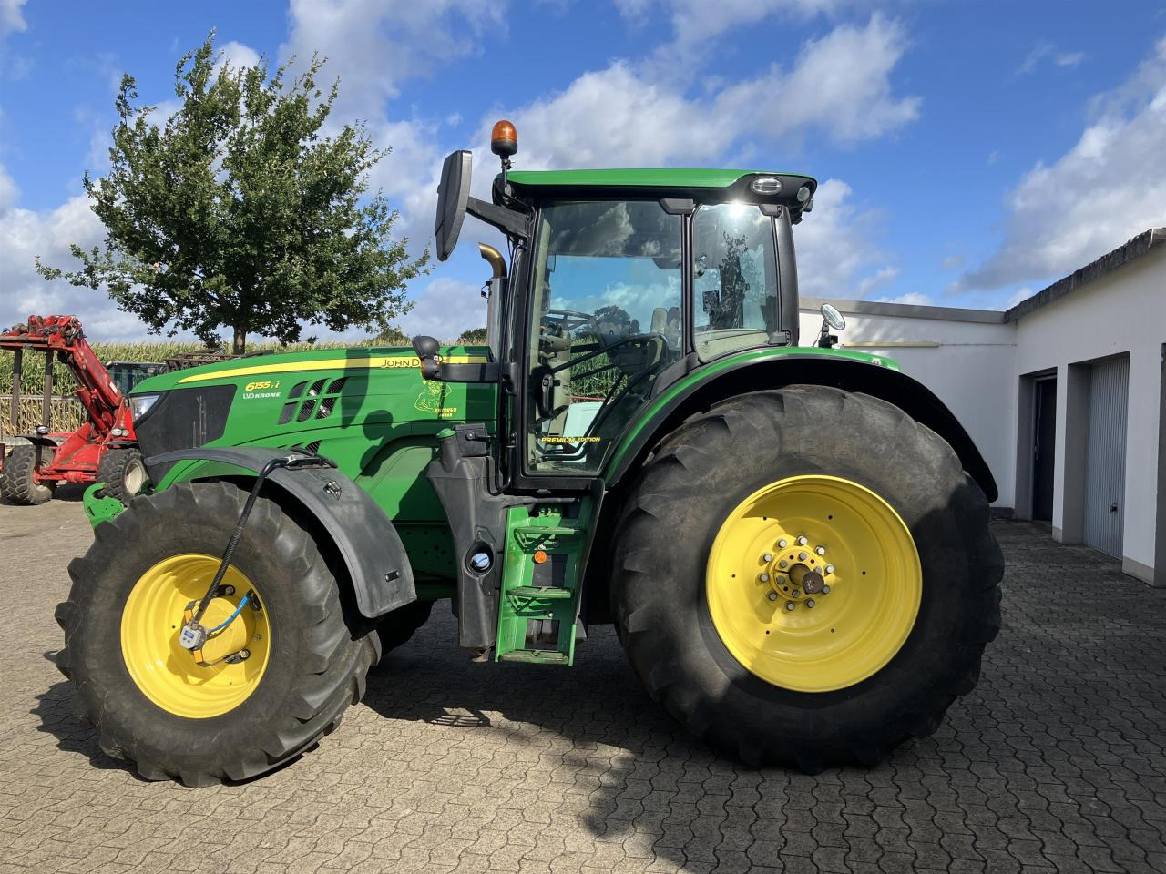 John Deere 6155R - Traktorius: foto 1 John Deere 6155R - Traktorius: foto 1