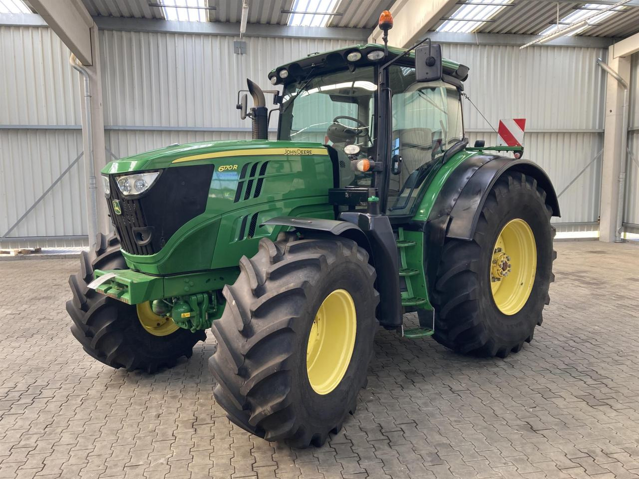 John Deere 6170R - Traktorius: foto 1 John Deere 6170R - Traktorius: foto 1