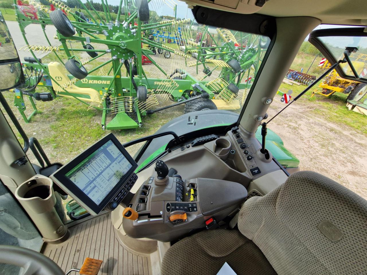 John Deere 6215R - Traktorius: foto 5 John Deere 6215R - Traktorius: foto 5