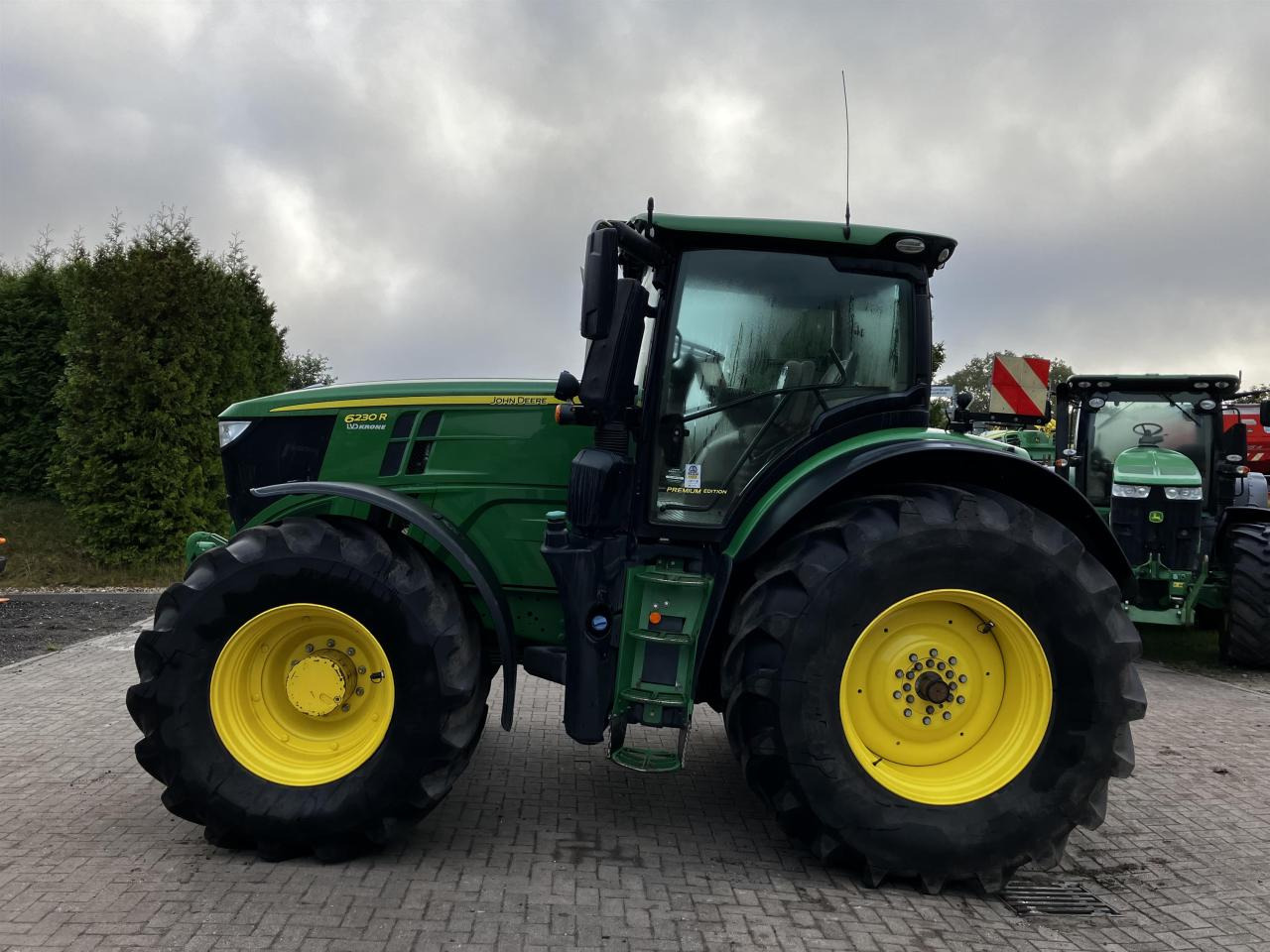 John Deere 6230R - Traktorius: foto 1 John Deere 6230R - Traktorius: foto 1