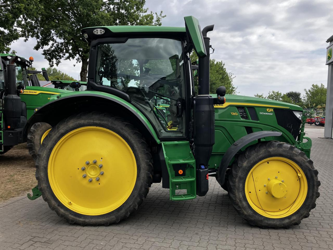 John Deere 6R 130 - Traktorius: foto 2 John Deere 6R 130 - Traktorius: foto 2