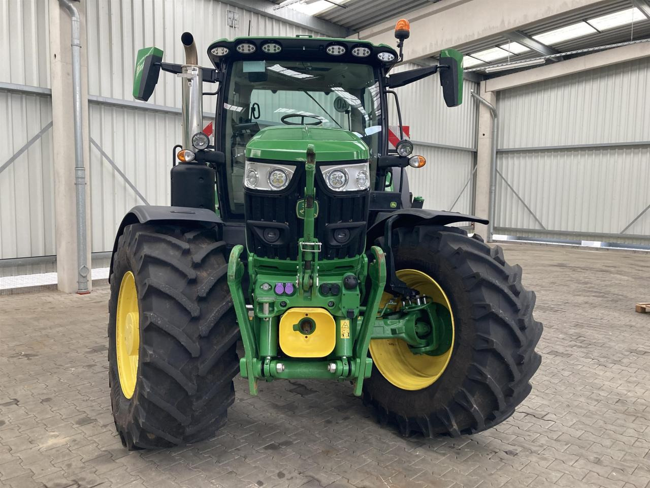 John Deere 6R 185 - Traktorius: foto 3 John Deere 6R 185 - Traktorius: foto 3
