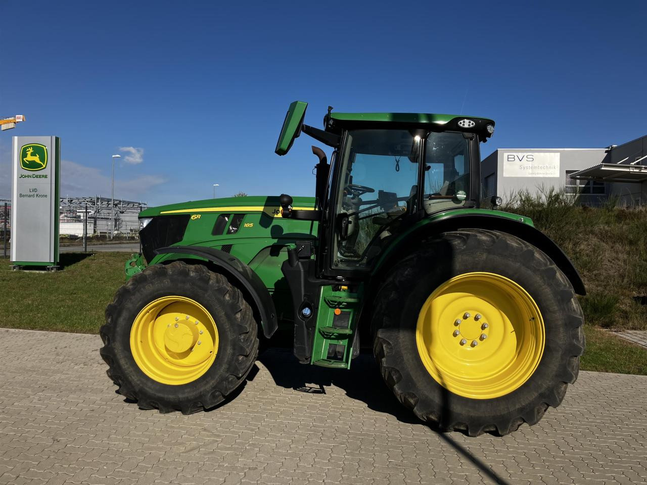John Deere 6R 185 - Traktorius: foto 1 John Deere 6R 185 - Traktorius: foto 1