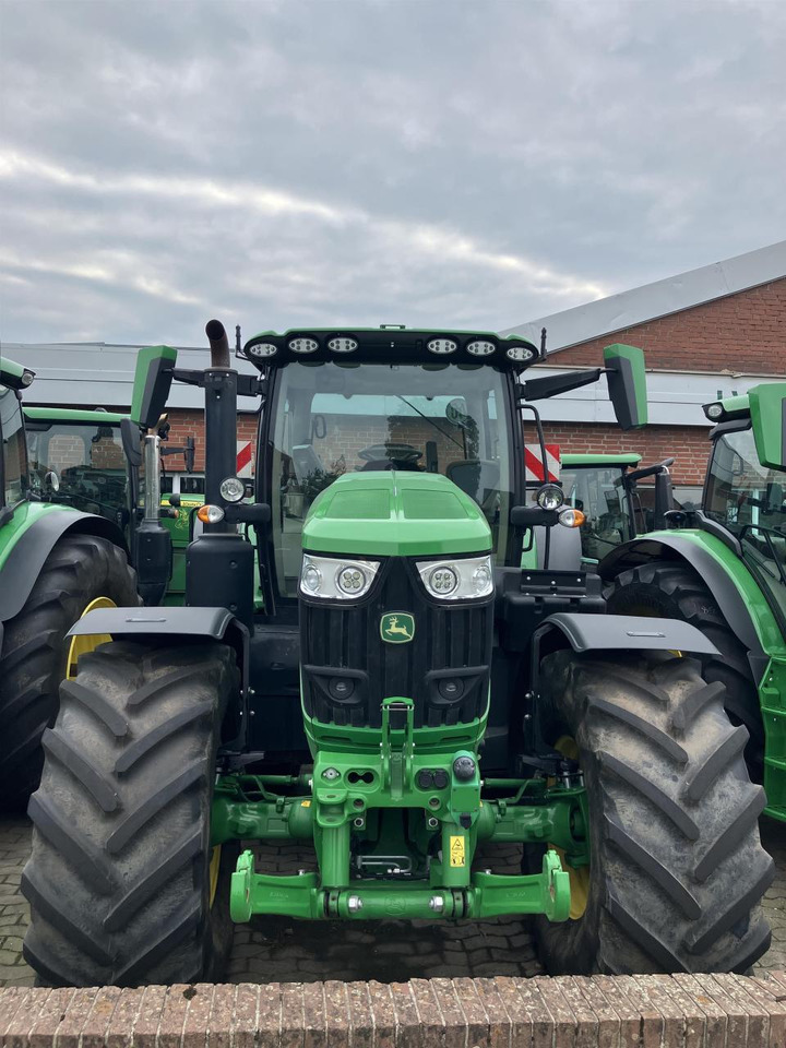 John Deere 6R 215 - Traktorius: foto 3 John Deere 6R 215 - Traktorius: foto 3