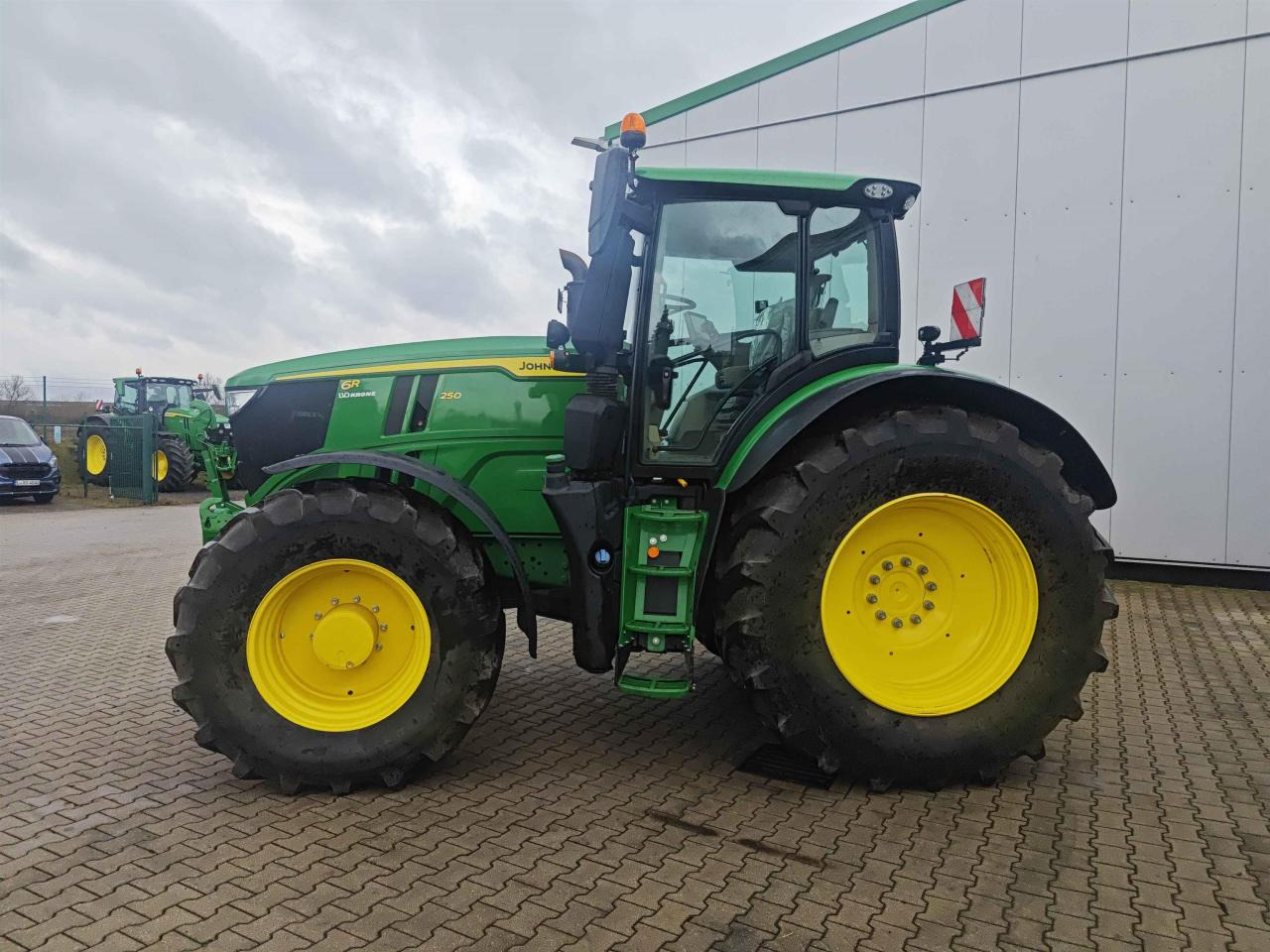 John Deere 6R 250 - Traktorius: foto 4 John Deere 6R 250 - Traktorius: foto 4