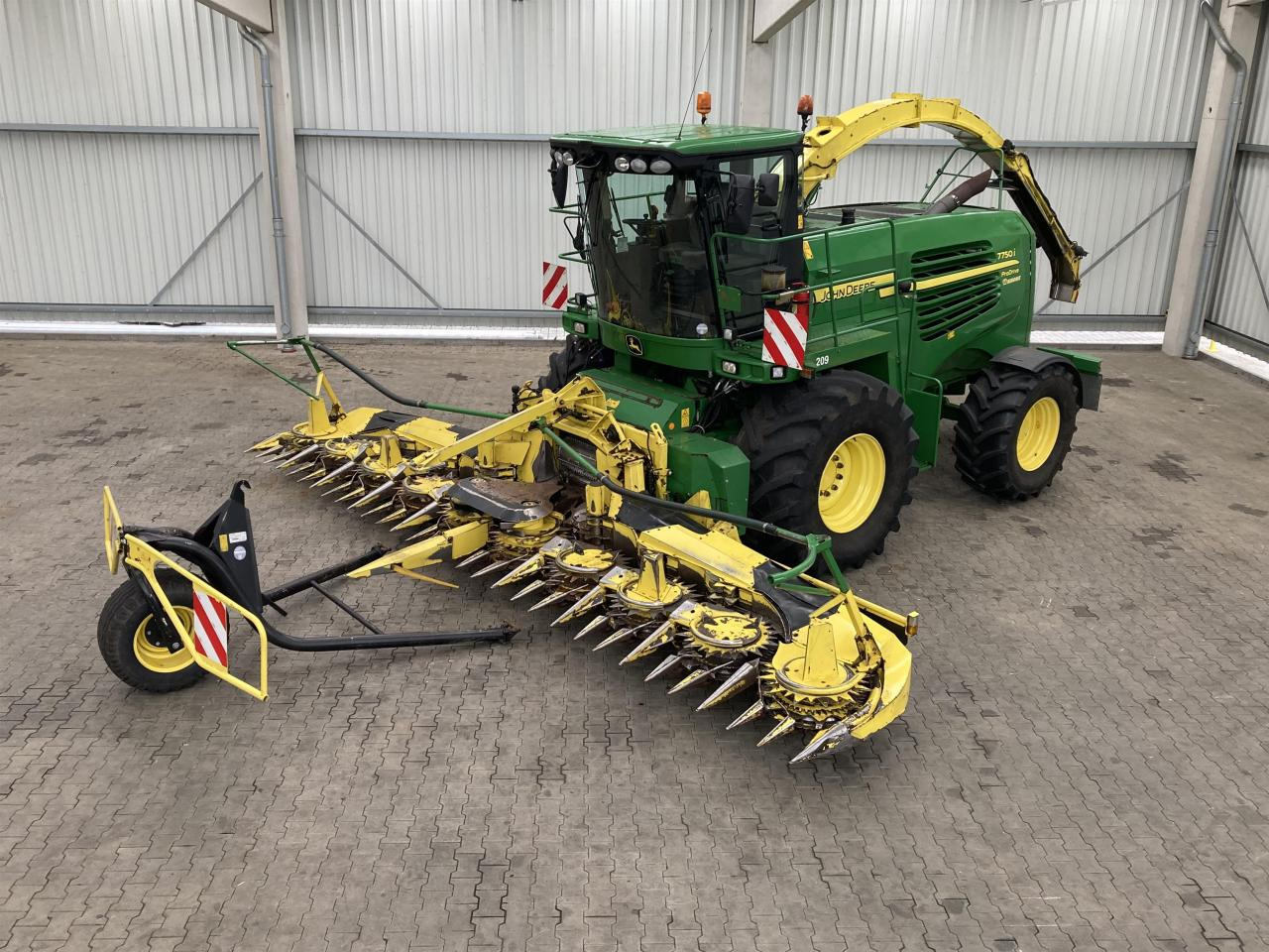 John Deere 7750i - Pašarų kombainas: foto 1 John Deere 7750i - Pašarų kombainas: foto 1