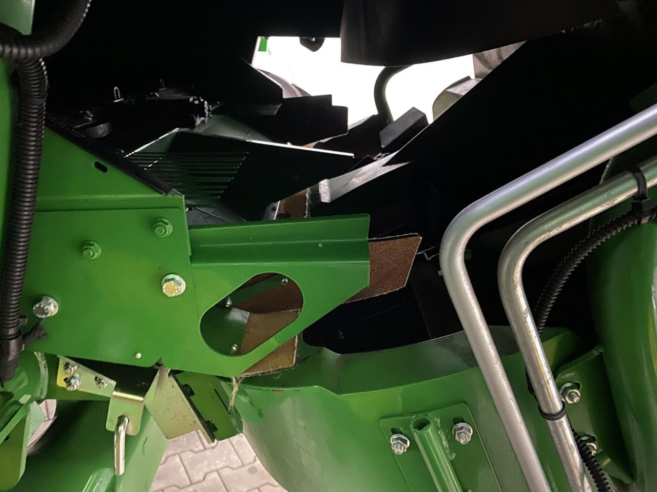 John Deere T550i - Derliaus nuėmimo kombainas: foto 3 John Deere T550i - Derliaus nuėmimo kombainas: foto 3