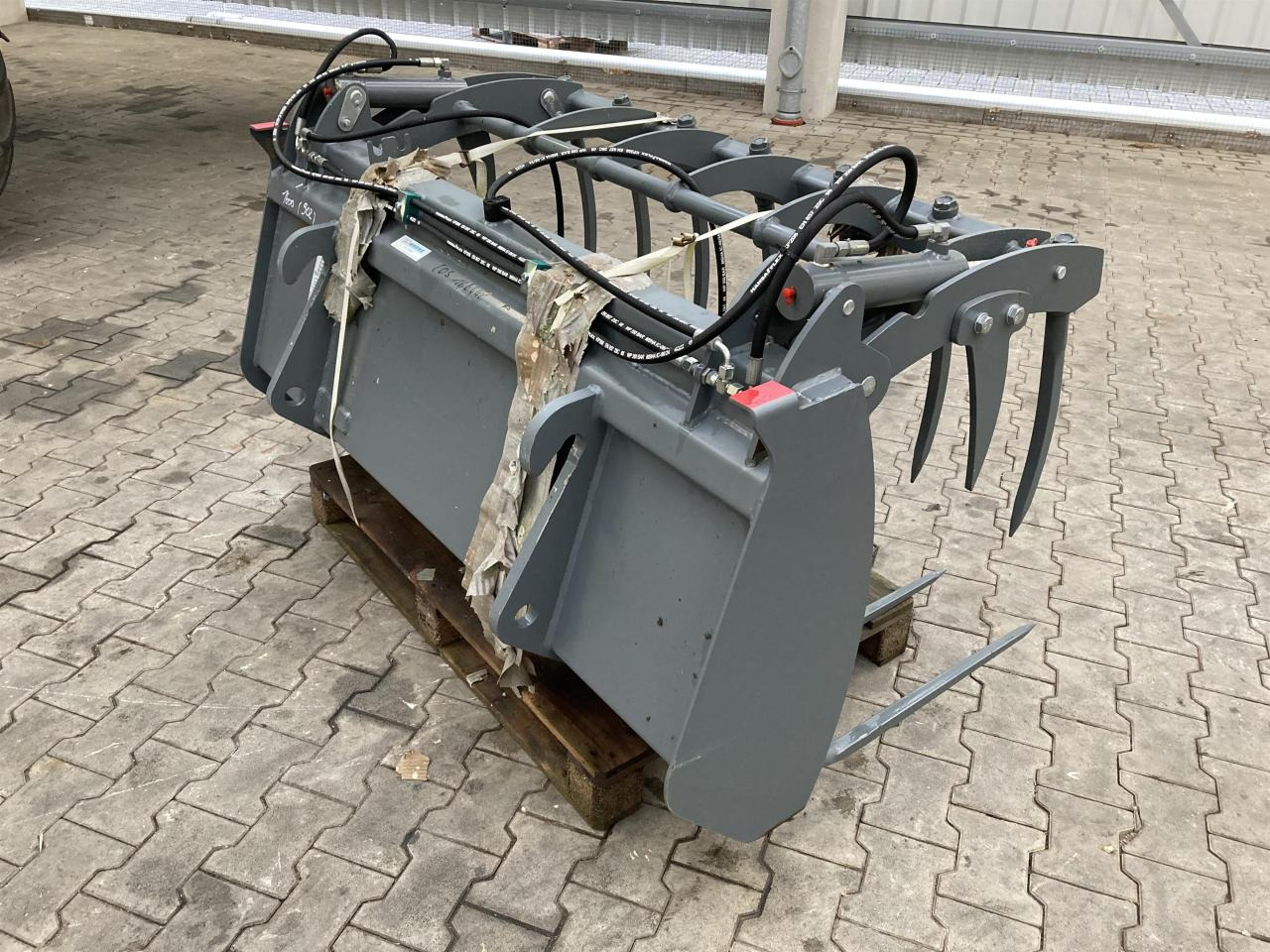 Kramer 1600 mm Vielzweckgabel - Traktorius - frontalinis krautuvas: foto 2 Kramer 1600 mm Vielzweckgabel - Traktorius - frontalinis krautuvas: foto 2