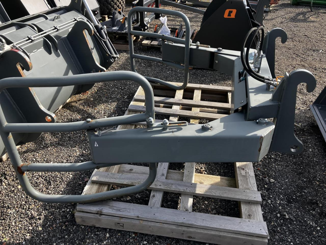 Kramer Ballenzange - Traktorius - frontalinis krautuvas: foto 3 Kramer Ballenzange - Traktorius - frontalinis krautuvas: foto 3