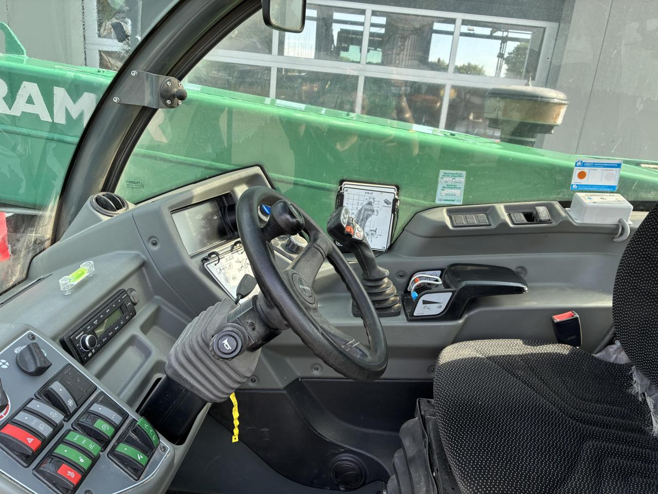 Kramer KT407 - Teleskopinis krautuvas: foto 4 Kramer KT407 - Teleskopinis krautuvas: foto 4