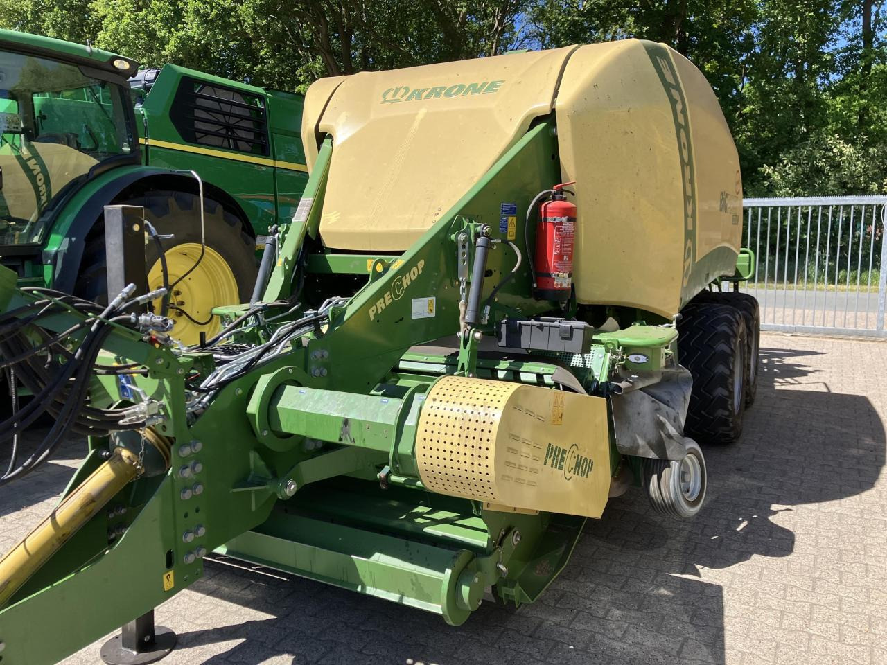 Krone Big Pack 1270 XC - Stačiakampių ryšulių presas: foto 1 Krone Big Pack 1270 XC - Stačiakampių ryšulių presas: foto 1