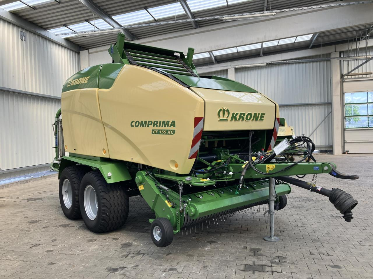 Krone CF 155 XC Comprima - Ruloninis presas: foto 1 Krone CF 155 XC Comprima - Ruloninis presas: foto 1