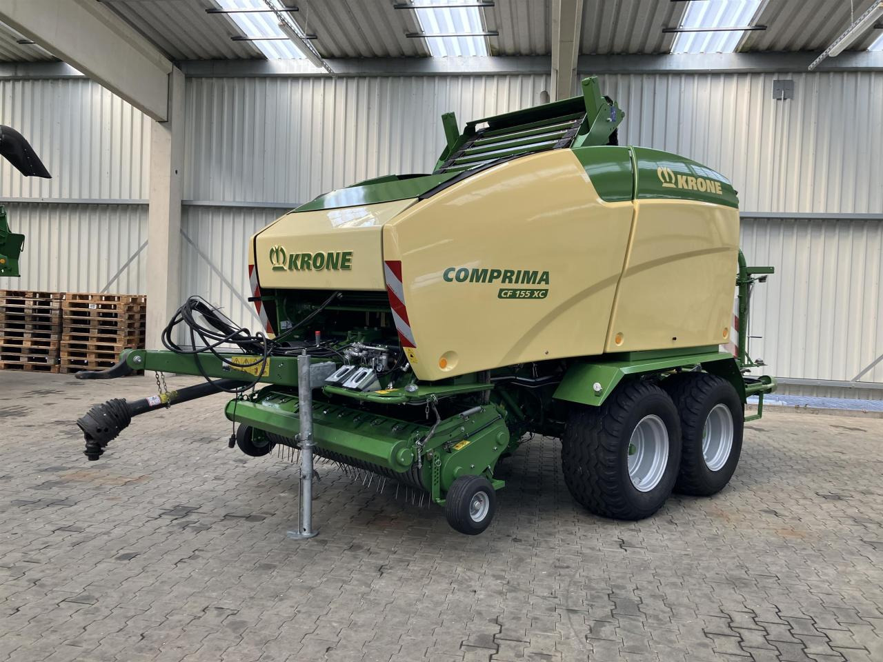 Krone CF 155 XC Comprima - Ruloninis presas: foto 2 Krone CF 155 XC Comprima - Ruloninis presas: foto 2