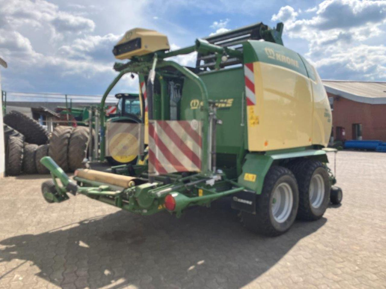 Krone CF 155 XC Comprima - Ruloninis presas: foto 4 Krone CF 155 XC Comprima - Ruloninis presas: foto 4
