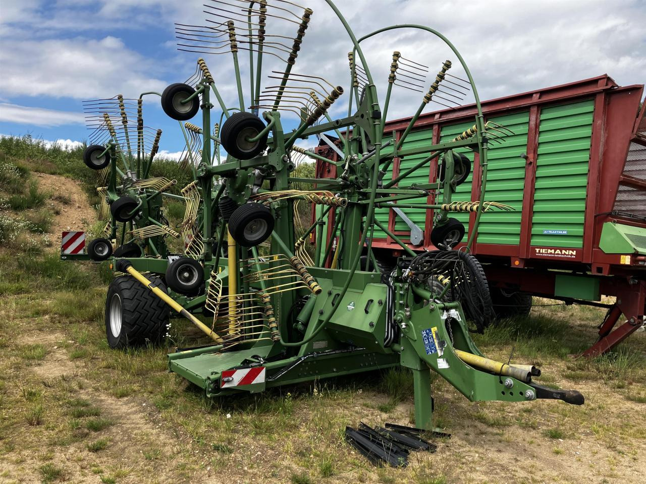 Krone Swadro 1400 Plus - Šieno grėblys/ Vartytuvas: foto 1 Krone Swadro 1400 Plus - Šieno grėblys/ Vartytuvas: foto 1