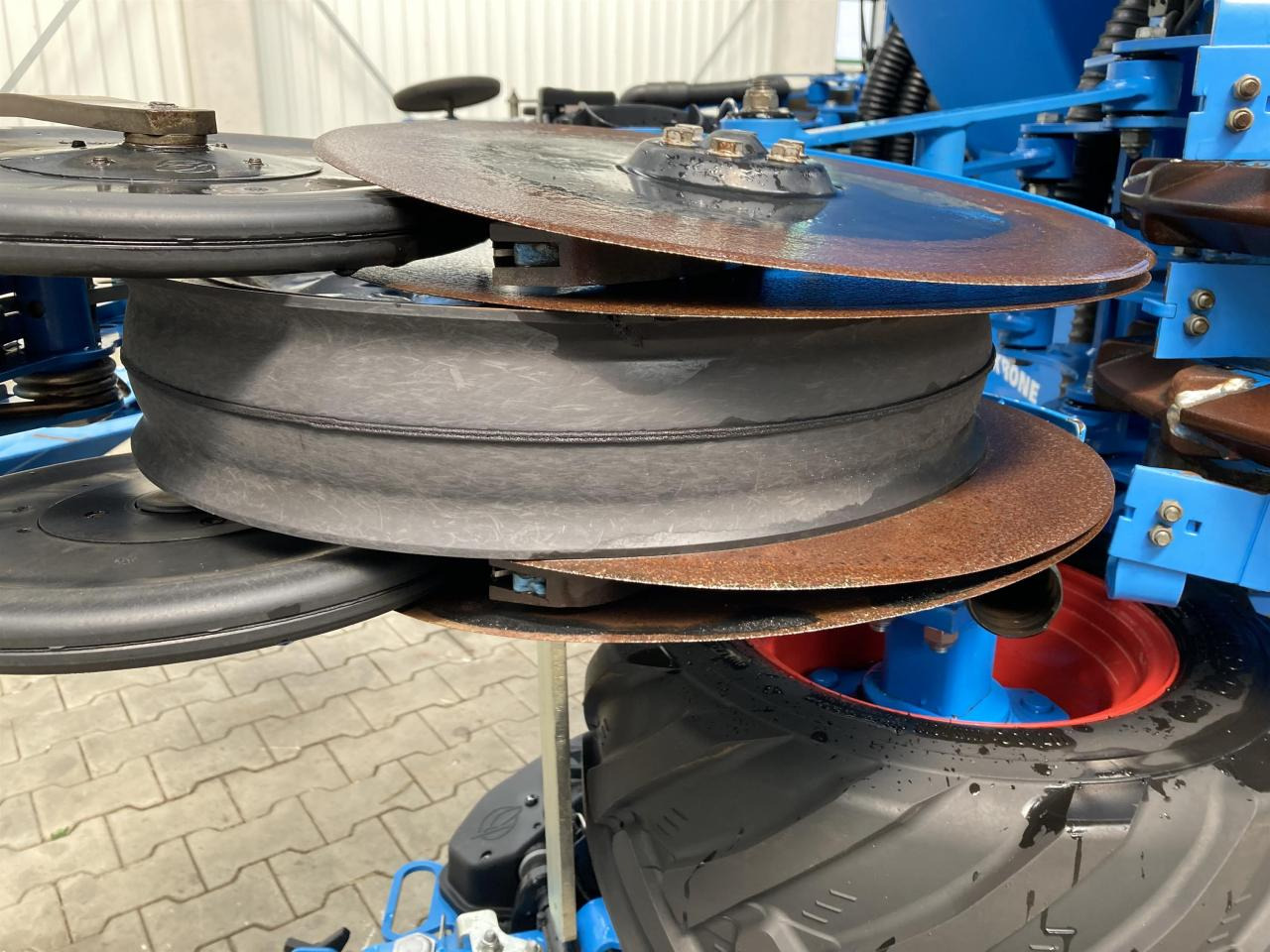 Lemken Azurit 9/8.75 - Tikslaus išsėjimo sėjamoji: foto 4 Lemken Azurit 9/8.75 - Tikslaus išsėjimo sėjamoji: foto 4