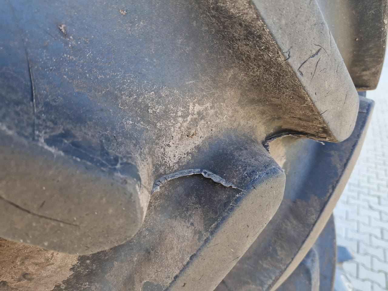 Michelin 420/70R24 - Padanga - Žemės ūkio technika: foto 3 Michelin 420/70R24 - Padanga - Žemės ūkio technika: foto 3