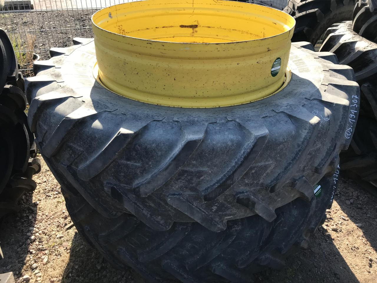 Michelin 520/85R46 - Padanga - Žemės ūkio technika: foto 3 Michelin 520/85R46 - Padanga - Žemės ūkio technika: foto 3