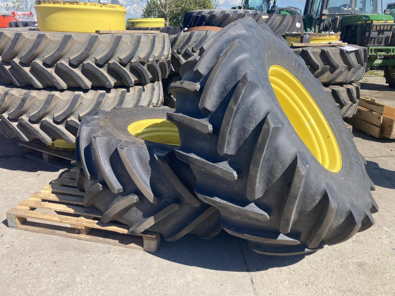 Michelin 600/70R30 - Padanga - Žemės ūkio technika: foto 1 Michelin 600/70R30 - Padanga - Žemės ūkio technika: foto 1