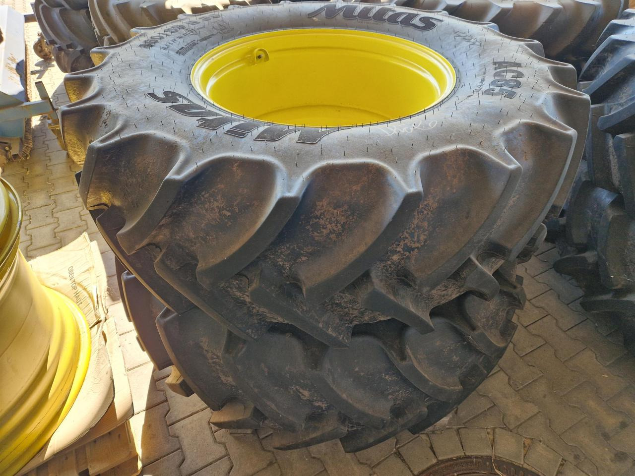 Mitas 460/85R30 - Padanga - Žemės ūkio technika: foto 1 Mitas 460/85R30 - Padanga - Žemės ūkio technika: foto 1