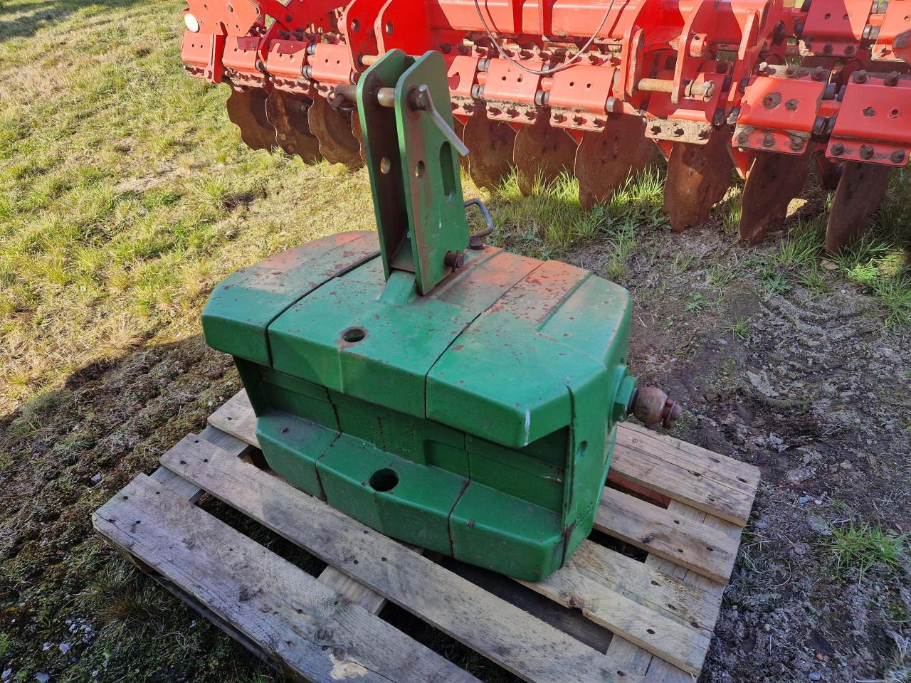 John Deere 900 kg - Padargas: foto 2 John Deere 900 kg - Padargas: foto 2