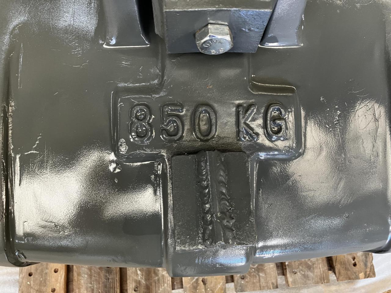 Massey Ferguson MF 850 kg - Padargas: foto 3 Massey Ferguson MF 850 kg - Padargas: foto 3