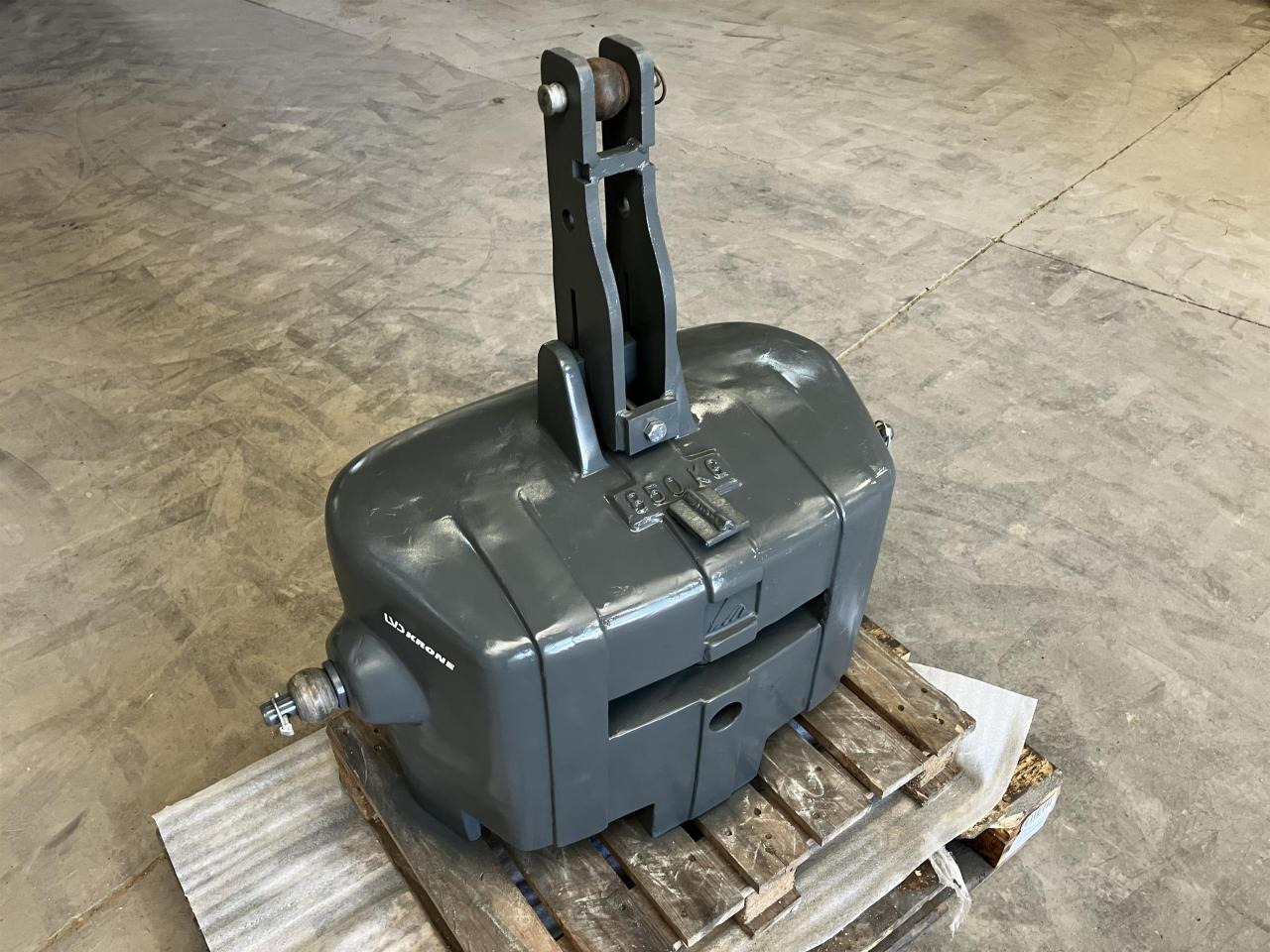 Massey Ferguson MF 850 kg - Padargas: foto 1 Massey Ferguson MF 850 kg - Padargas: foto 1