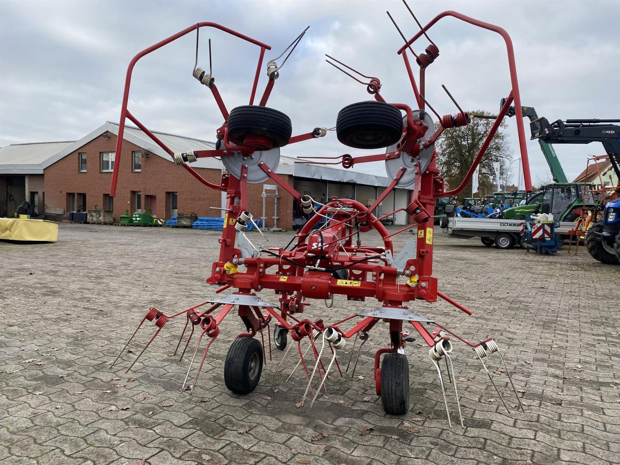 SIP Spider 400A - Šieno grėblys/ Vartytuvas: foto 4 SIP Spider 400A - Šieno grėblys/ Vartytuvas: foto 4