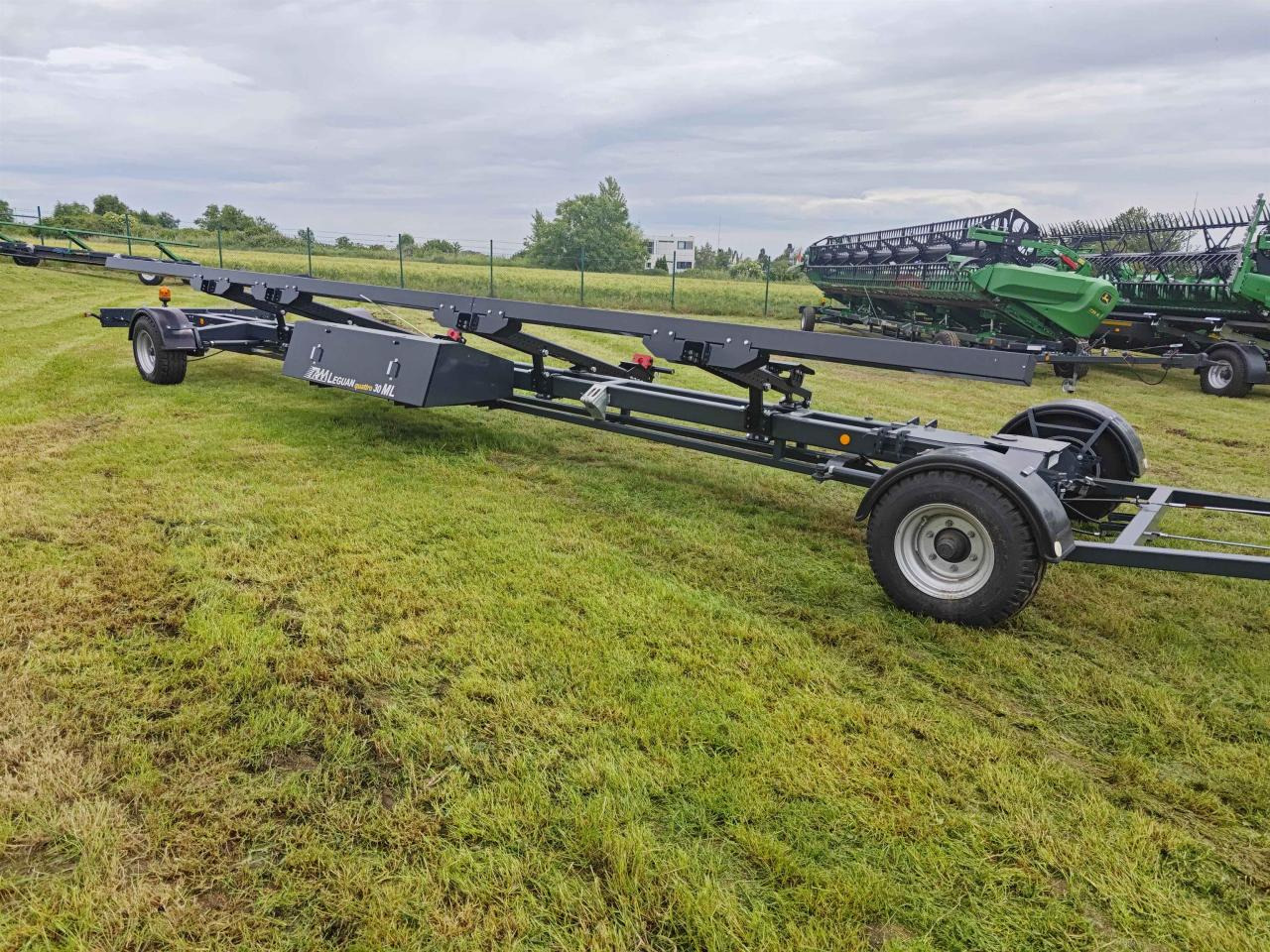 TAM Leguan Quattro ML 30ft - Grūdų pjaunamoji: foto 1 TAM Leguan Quattro ML 30ft - Grūdų pjaunamoji: foto 1