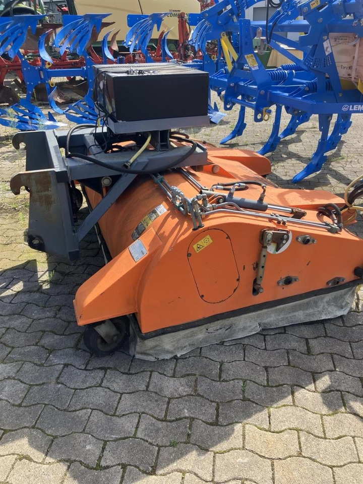 Tuchel Exclusiv 200 HG - Rotacinė šluota: foto 2 Tuchel Exclusiv 200 HG - Rotacinė šluota: foto 2