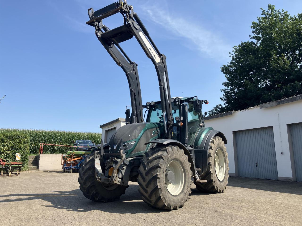 Valtra T 174 Direct - Traktorius: foto 1 Valtra T 174 Direct - Traktorius: foto 1