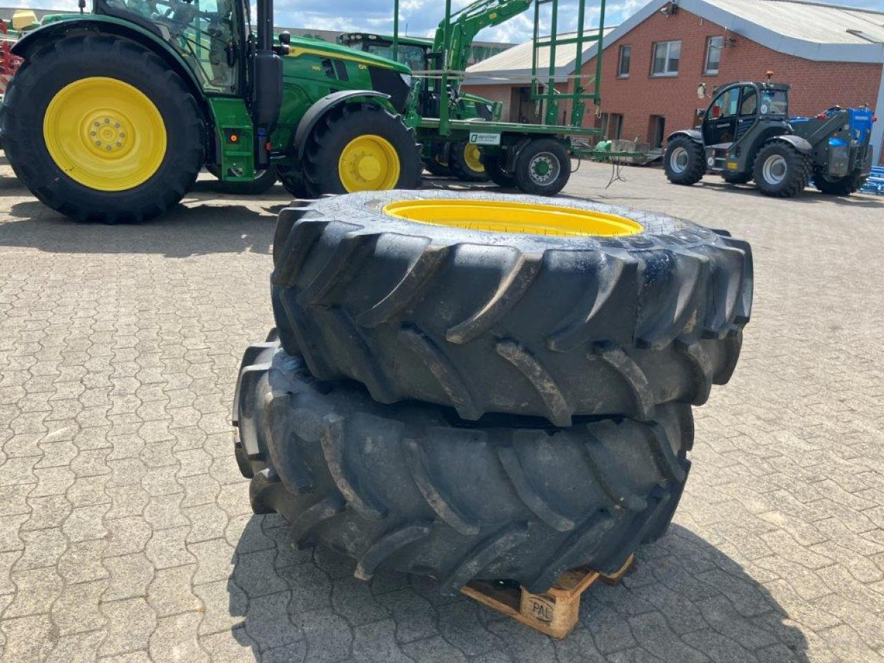 Vredestein 420/85R30 - Padanga - Žemės ūkio technika: foto 3 Vredestein 420/85R30 - Padanga - Žemės ūkio technika: foto 3