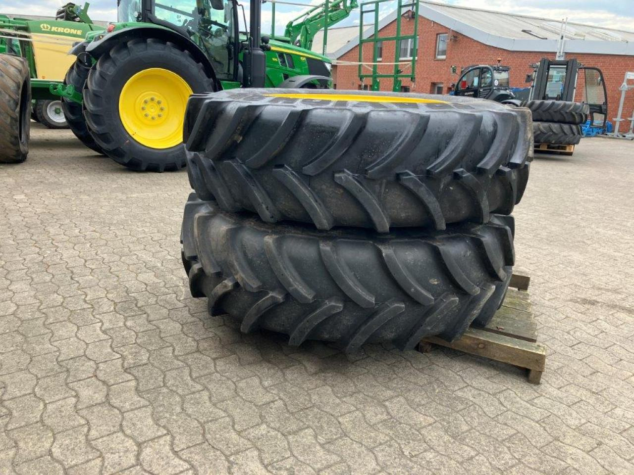 Vredestein 520/8R42 - Padanga - Žemės ūkio technika: foto 3 Vredestein 520/8R42 - Padanga - Žemės ūkio technika: foto 3